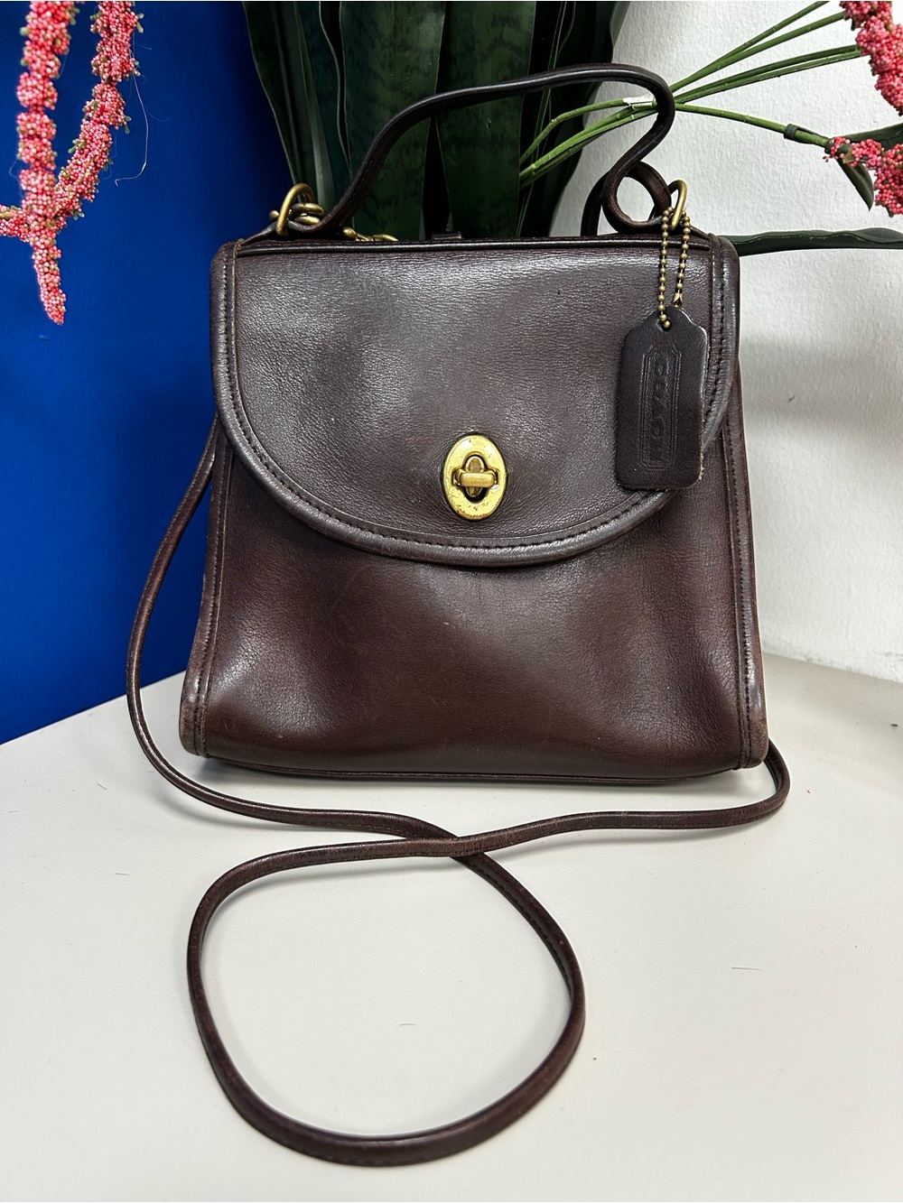 Vintage COACH 9983 Regina Turnlock Leather 2 Way Shoulder Handbag Brown